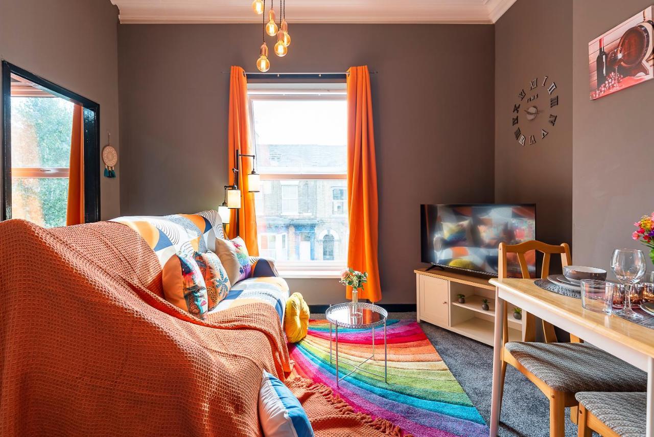 Art-Filled Bohemian 1 Bedroom Apt 2 Beds Colourful Praise Inn Apartment Kingston upon Hull Zewnętrze zdjęcie