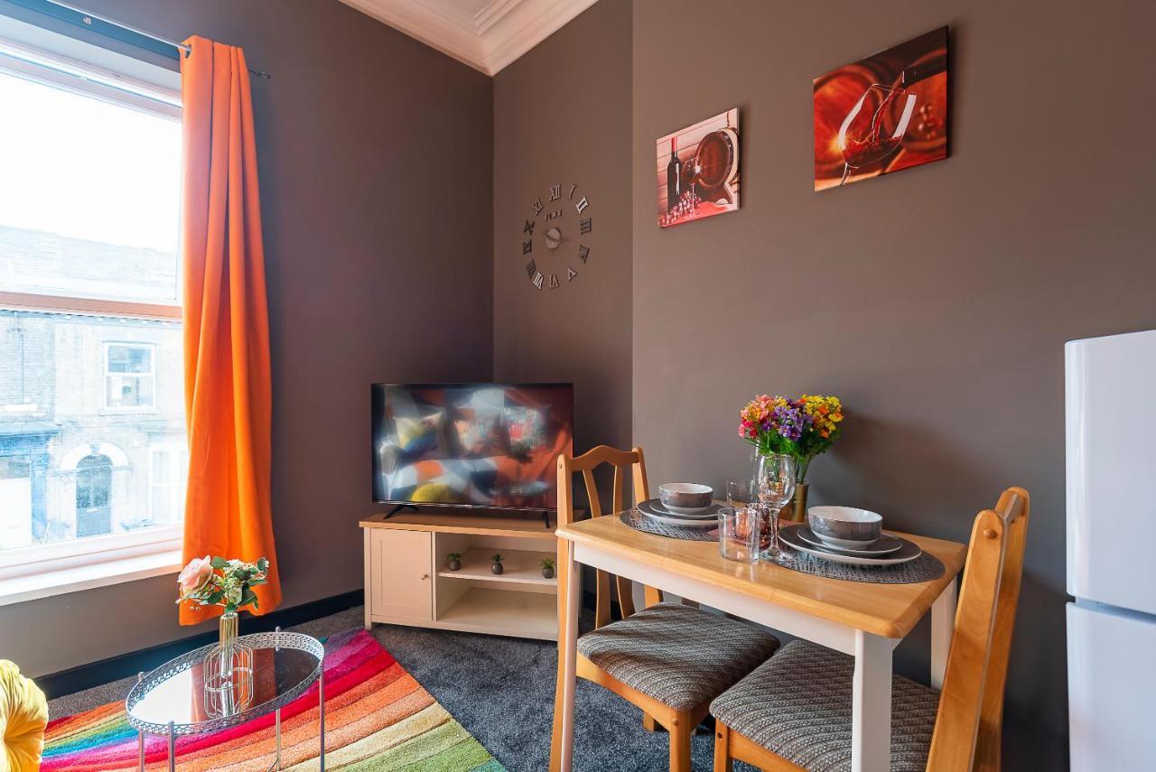 Art-Filled Bohemian 1 Bedroom Apt 2 Beds Colourful Praise Inn Apartment Kingston upon Hull Zewnętrze zdjęcie